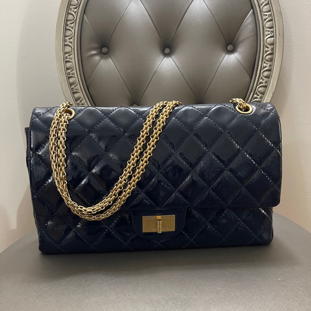 CHANEL REISSUE 227 PATENT FLAP BAG Navy blue,